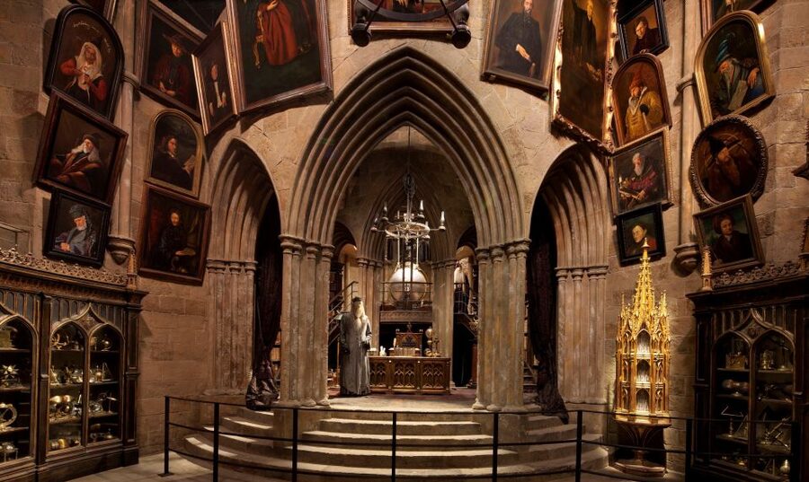 London: Warner Bros. Studio Tour with Hotel Pickup - Entering the Great Hall and Hogwarts sets