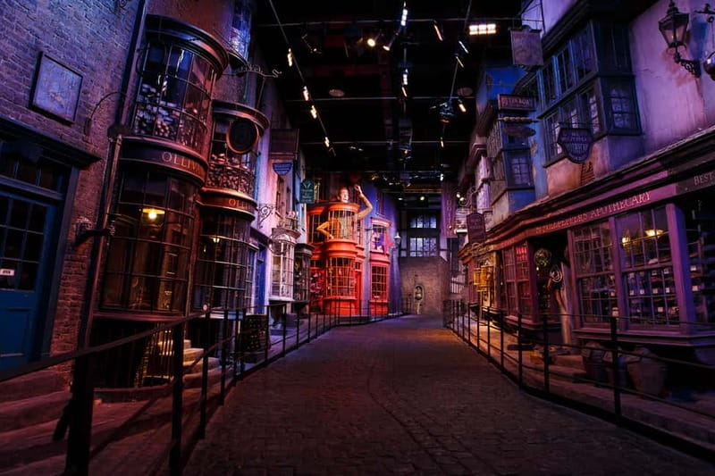 London: Warner Bros. Studio Tour with Transfers - Walking down Diagon Alley