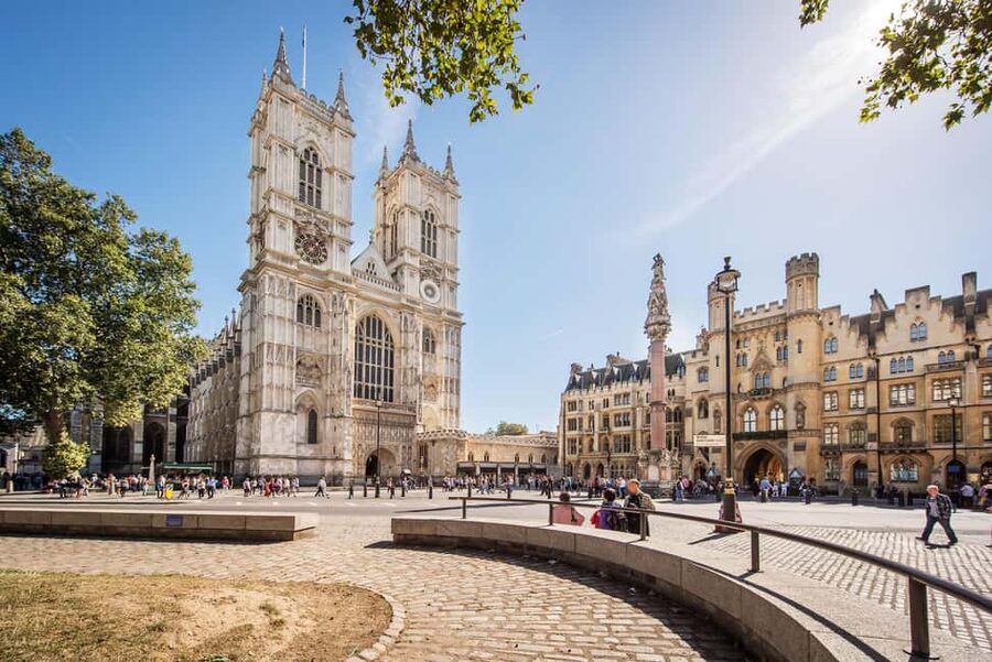 London: Westminster Abbey Guided Tour - Inside the Gothic halls for two hours