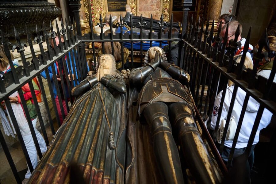 London: Westminster Abbey & Jubilee Galleries Guided Tour - What the guide adds to the architecture