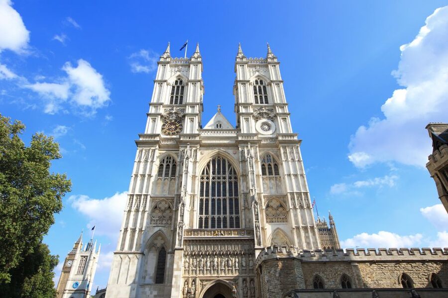 London: Westminster Abbey & Optional Parliament Tour - Meeting your guide at Dean’s Yard