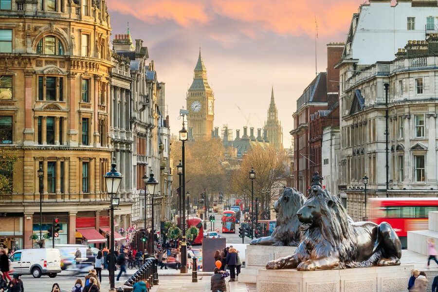 London: Westminster Abbey Skip-the-line Entry & Guided Tour - Buckingham Palace and St. James’s Park on the extended route