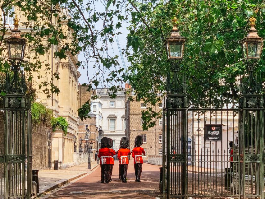 London: Westminster and Changing of the Guard Tour - Ending near Trafalgar Square