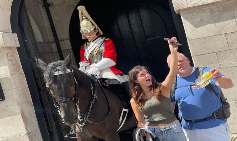 London: Westminster and Changing of the Guard Tour - Why this walking tour works for a first London day