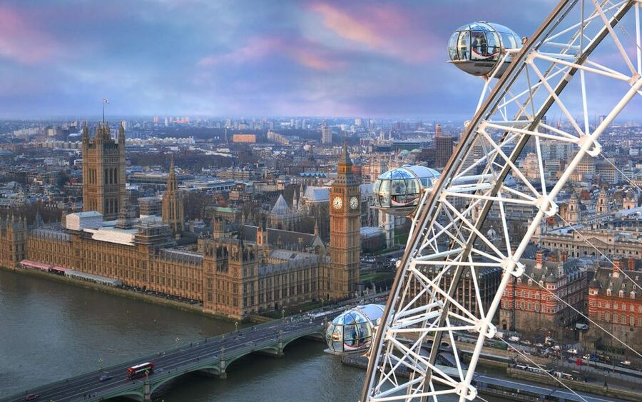 London: Westminster Tour and Churchill War Rooms Visit - Trafalgar Square and the royal route toward Whitehall