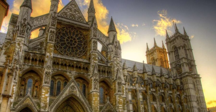 London: Westminster Walking Tour & Westminster Abbey Visit - Walking, weather, and the practical rhythm