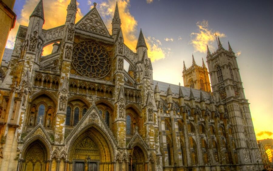 London: Westminster Walking Tour & Westminster Abbey Visit - Inside Westminster Abbey for two hours
