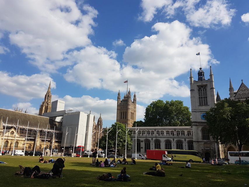 London: Wimbledon Tennis Club and Westminster Walking Tour - Downing Street and the road to Parliament