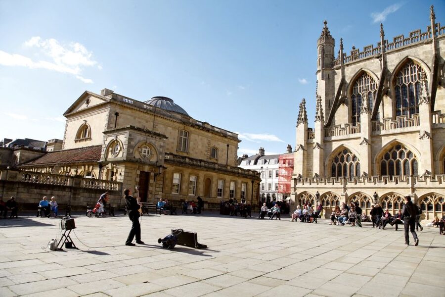 London: Windsor Castle, Stonehenge, and Bath Day Trip - Food, Shoes, Weather, and Comfort