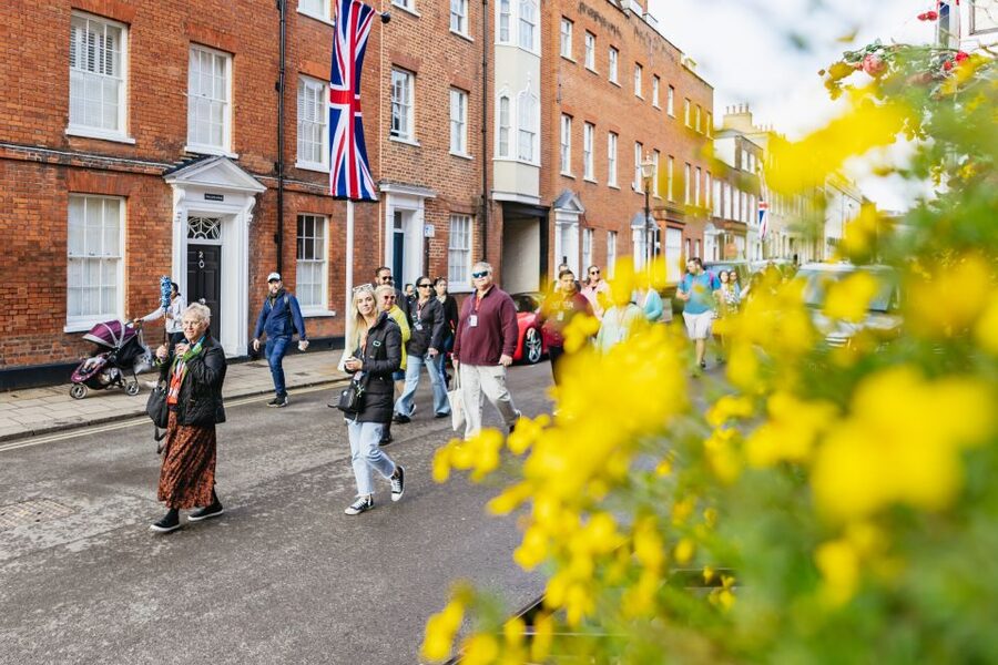 London: Windsor Castle, Stonehenge & Bath Full-Day Tour - Bath, Georgian streets and Roman remains