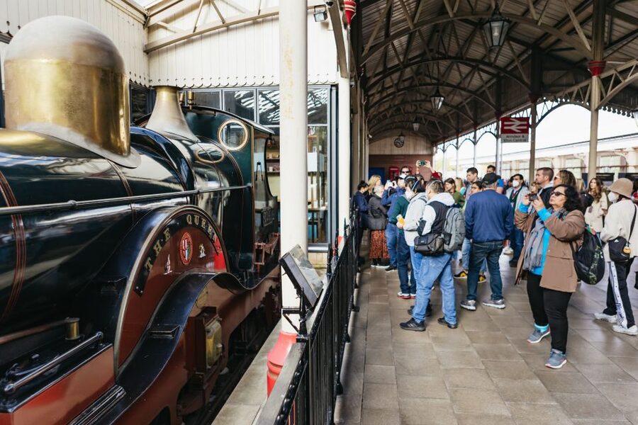 London: Windsor Castle, Stonehenge & Bath Full-Day Tour - What to book and what to bring