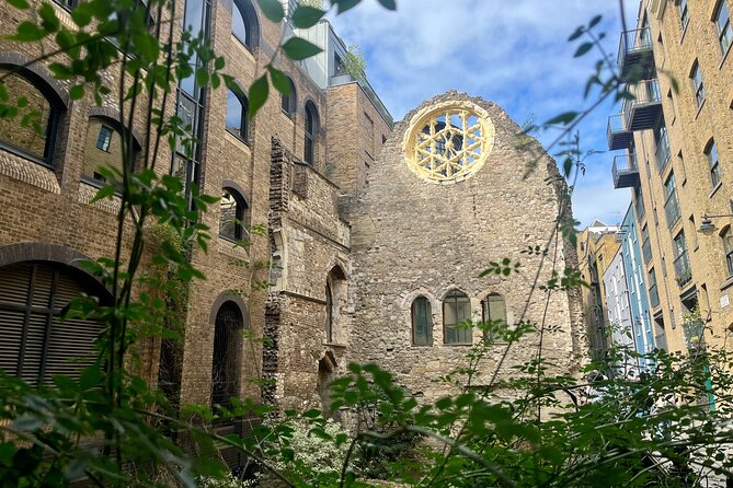 London Witches and History Walking Tour - Starting behind Southwark Cathedral