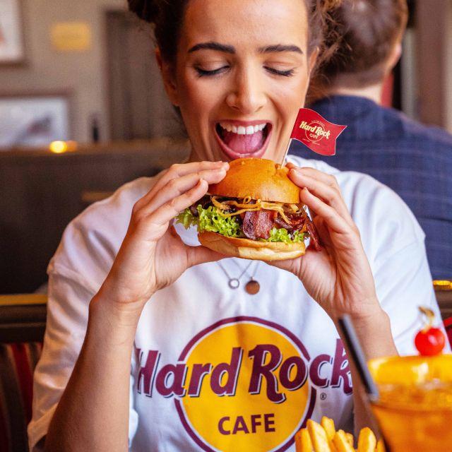 Manchester: Hard Rock Cafe Set Menu for Lunch or Dinner - Handling heat, crowds, and busy dinner times