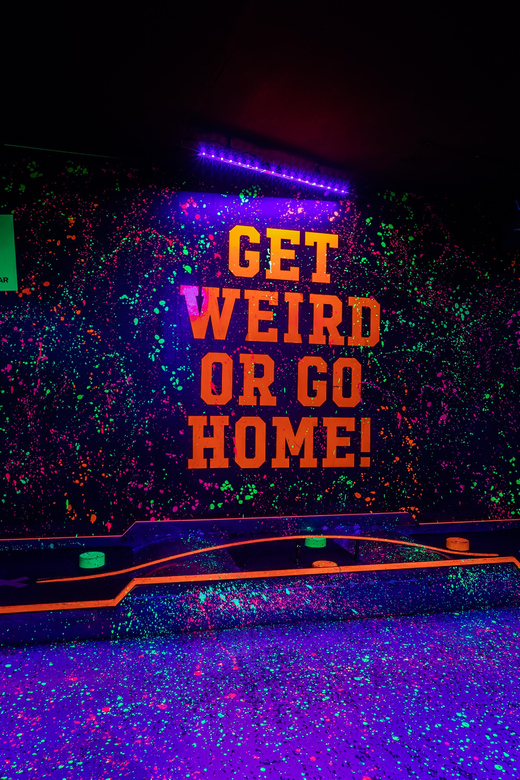 Manchester: Junkyard Golf Club Tickets for 9 or 18 Holes - Staff, entry, and the first few minutes