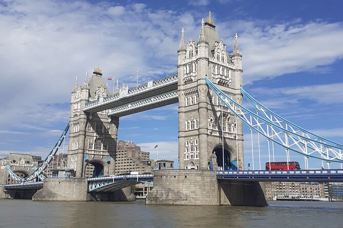 Medieval History Walking Tour from The Tower of London - Tower Bridge and the Thames crossing