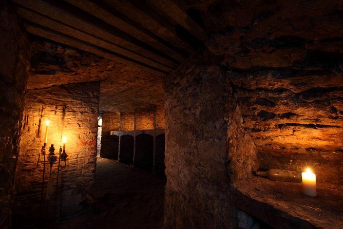Multi-Sensory Night Walking Tour with Haunted Vaults in Edinburgh - How much history versus how many ghost stories?