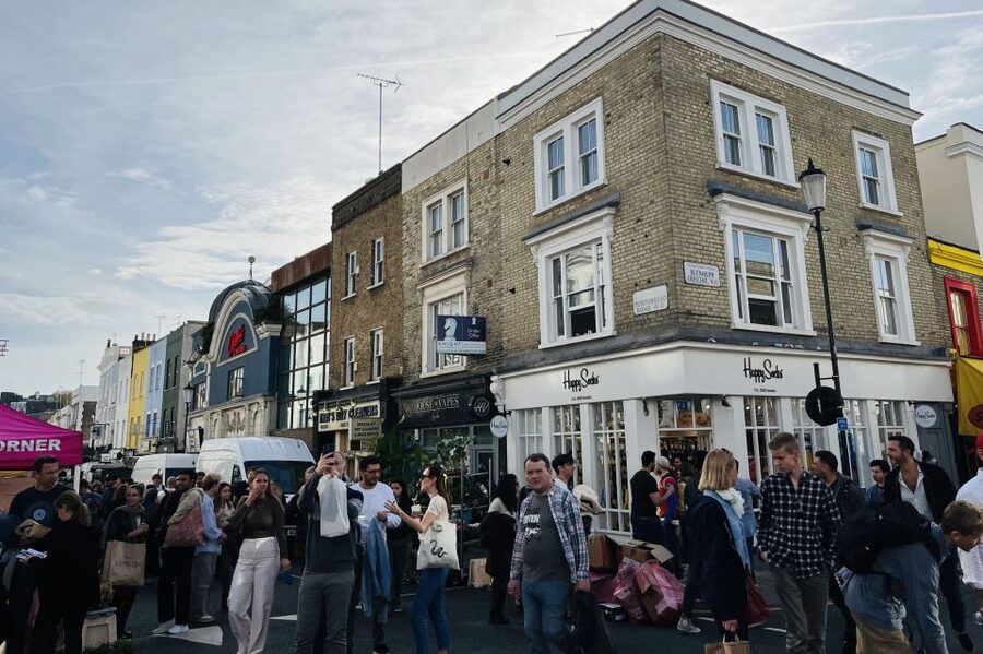 Notting Hill Walk Celebrities and Film Locations- London - Chepstow Villas and Notting Hill’s colorful homes