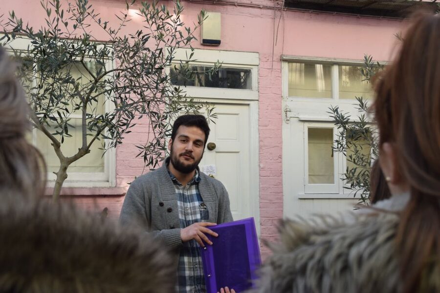 Notting Hill Walking Tour - The blue door and Notting Hill film locations