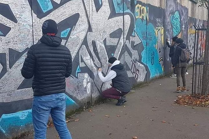 Official World Famous Belfast Taxi Tour ™ - Crossing to Shankill Road