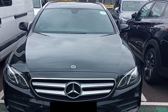 One Way Taxi Transfer from Gatwick Airport to London - The First Free Hour Makes Delays Less Stressful