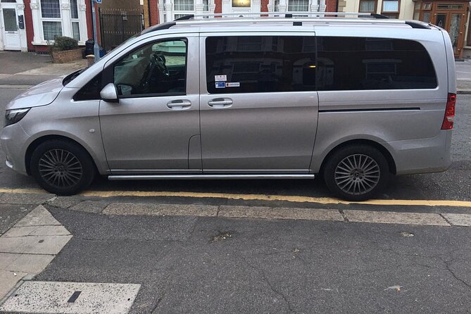 One Way Taxi Transfer from London to Heathrow Airport - Inside the private vehicle
