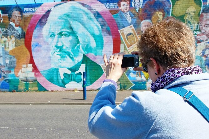 Original Private Belfast Troubles and Peace Cab/Taxi Tour 2 Hours - International Mural Wall on Divis Street