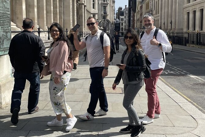 Outdoor Adventure Game in London - A one-hour to 90-minute London activity