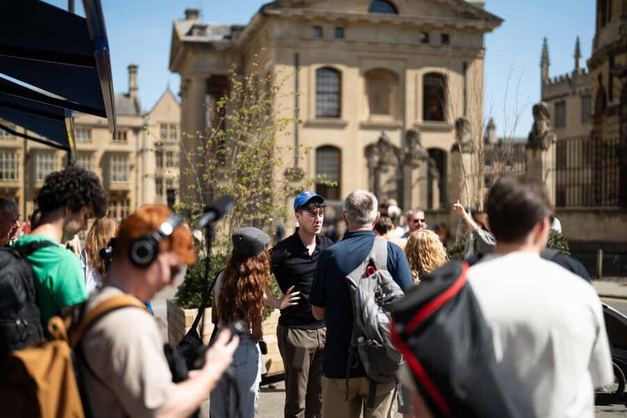 Oxford: Alumni-Led Walking Tour w/New College Entry Option - Balliol, Trinity, and the university’s public face