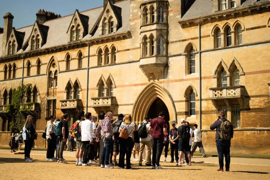 Oxford: Alumni-Led Walking Tour w/New College Entry Option - The Sheldonian Theatre and the Bridge of Sighs