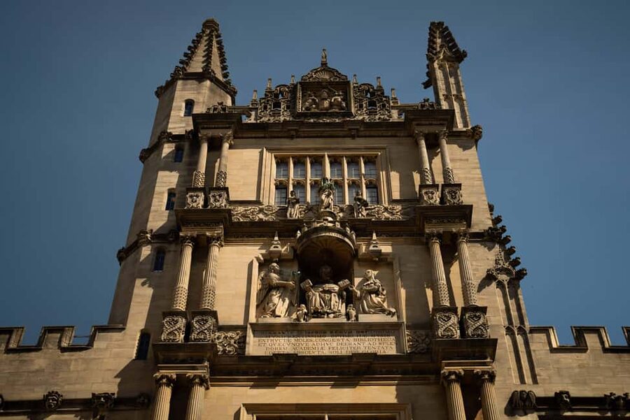 Oxford: Alumni-Led Walking Tour w/New College Entry Option - All Souls, St Mary’s, and Merton College