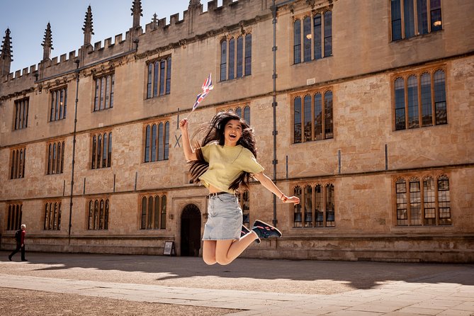 Oxford and Traditional Cotswolds Villages Small-Group Day Tour from London - The ride to Oxford and the value of a good driver-guide
