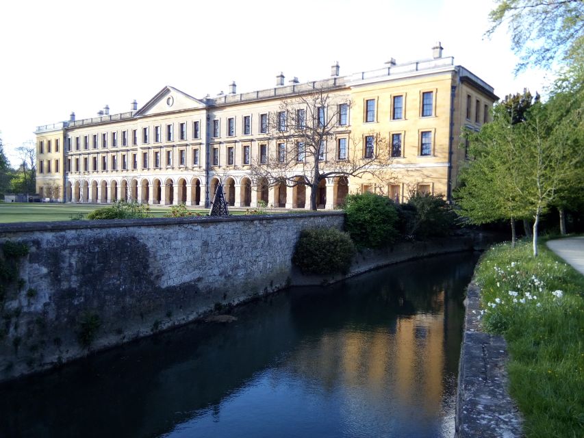 Oxford: C.S. Lewis & J.R.R. Tolkien Guided Walking Tour - Private groups, families, and the pace of walking