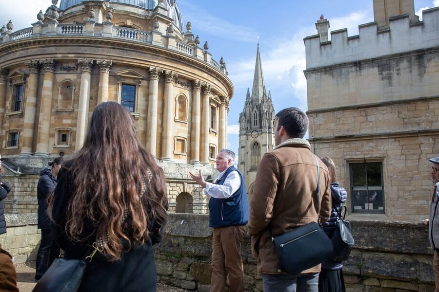 Oxford: City and University Tour, including college entry - Why this 90-minute Oxford tour works