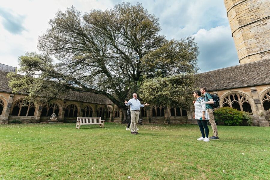 Oxford: City and University Tour, including college entry - The Bodleian Library and the Divinity School