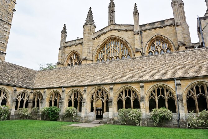 Oxford Harry Potter Film Locations Walking Tour by Alumni™ - Bodleian Library: books, ghosts, and film connections