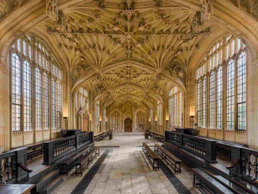 Oxford: Harry Potter Walking Tour Including New College - The Hogwarts quiz makes the walk more social