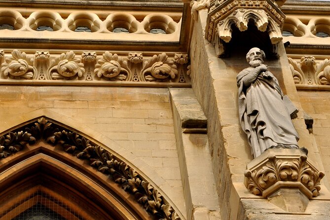 Oxford: Official CS Lewis and JRR Tolkien Walking Tour - St Giles’, the Eagle and Child, and the Lamb & Flag