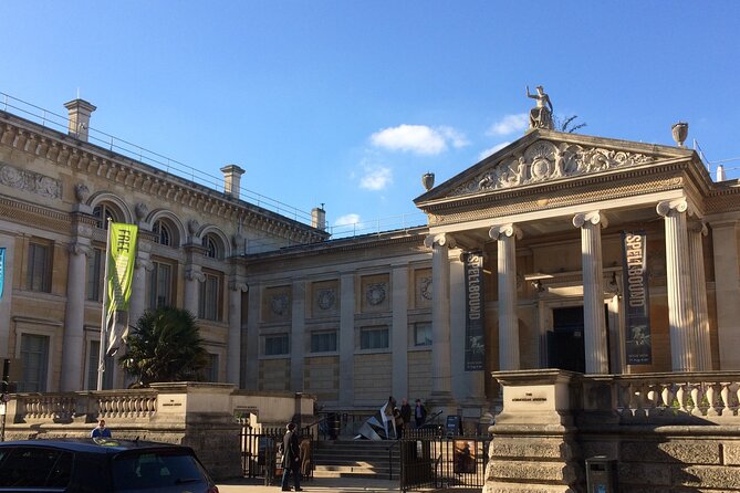 Oxford Official University & City Tour - Martyrs’ Memorial and Oxford’s more difficult past