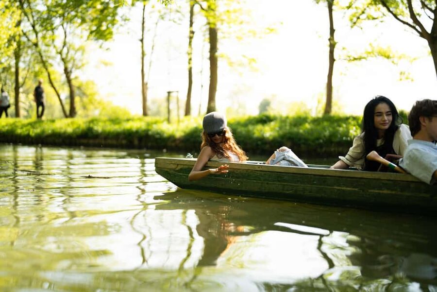 Oxford: Punting Tour on the River Cherwell - Christ Church Meadow and the Lewis Carroll connection