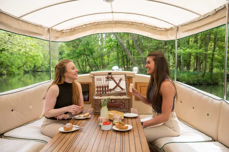 Oxford: Scenic Sightseeing Cruise with Gourmet Picnic - Who will enjoy this Oxford cruise?