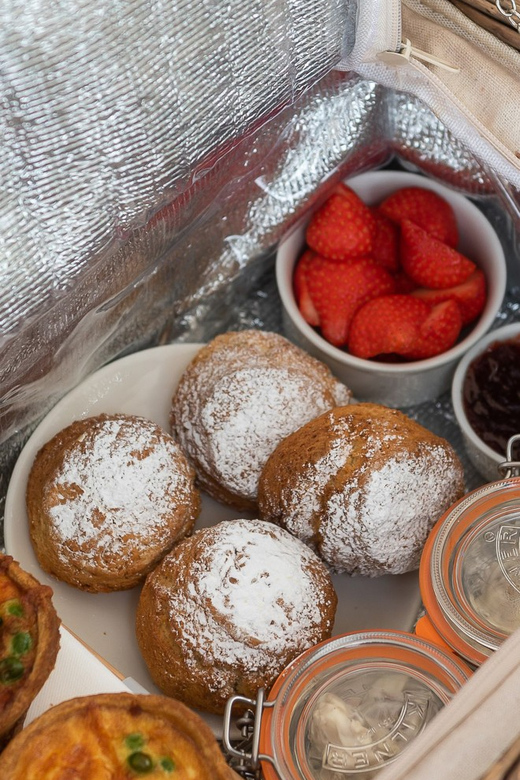 Oxford: Scenic Sightseeing Cruise with Gourmet Picnic - Is $79.47 a fair price?