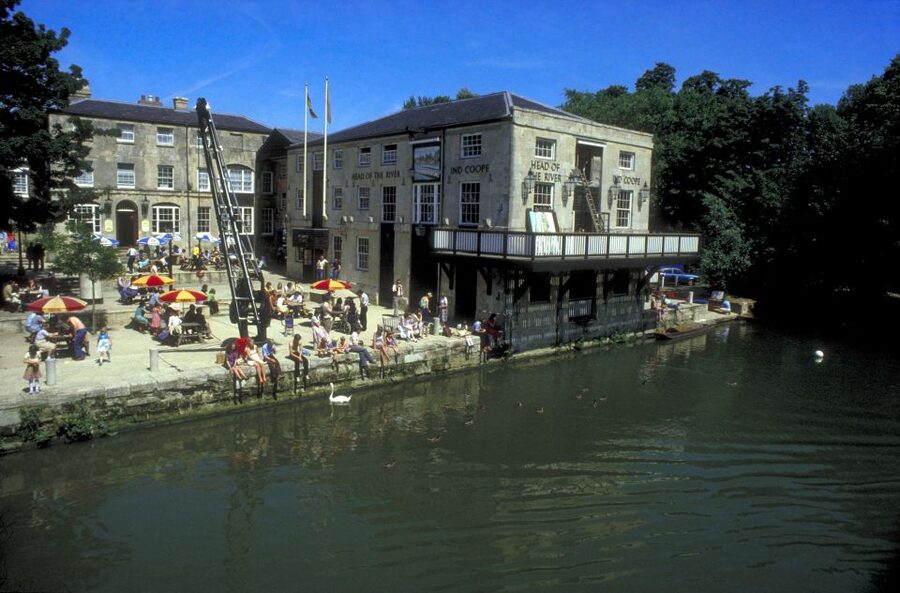 Oxford: Sightseeing River Cruise - The boat: old-fashioned lines, modern power