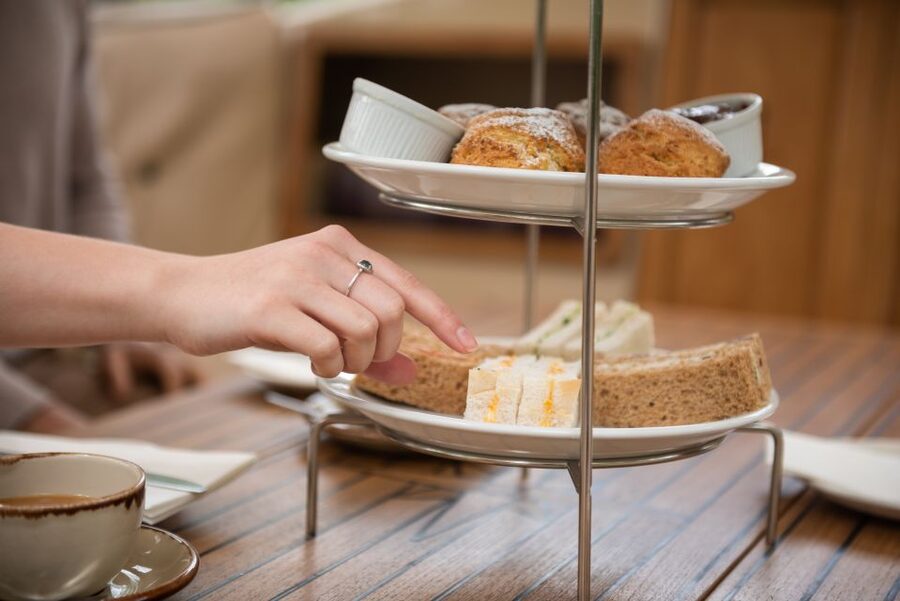 Oxford: Sightseeing River Cruise with Afternoon Tea - Through Iffley Lock and into a slower Oxford