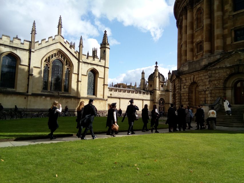 Oxford University: Guided Small Group Walking Tour - College interiors and the Divinity School