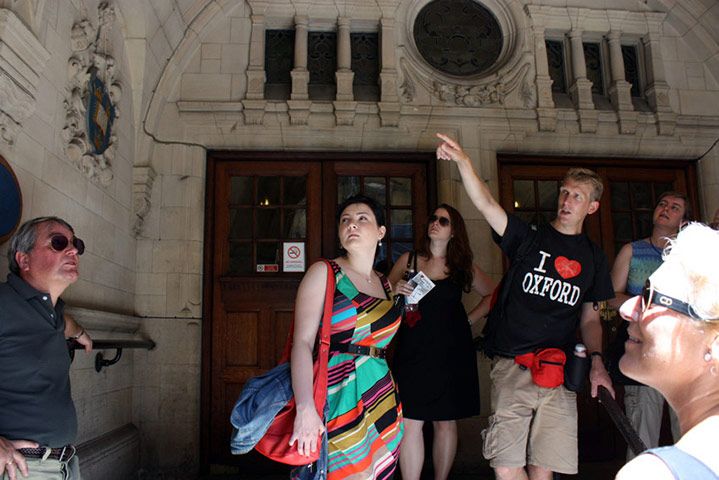 Oxford University: Guided Small Group Walking Tour - Harry Potter, Morse, and Oxford’s famous names