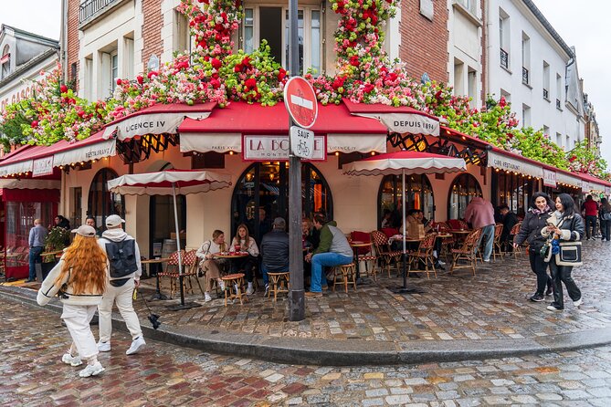 Paris Explorer Rail Tour from London with Paris Sightseeing Bus - Seeing Paris by hop-on hop-off bus