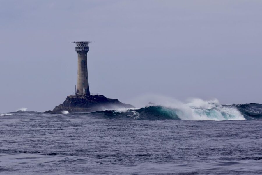 Penzance: Land's End Boat Tour with Wildlife Guides - Reaching Land’s End and Longship Lighthouse
