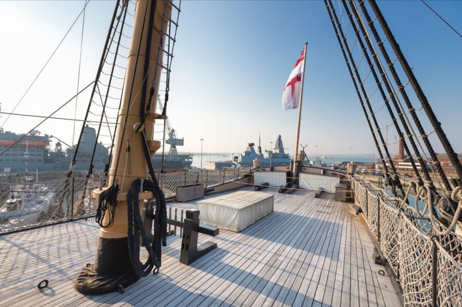 Portsmouth: HMS Victory Admission Ticket - Looking up from the Under Hull Walkway