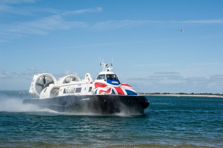 Portsmouth: Hovercraft Flight to the Isle of Wight - Making the round trip work