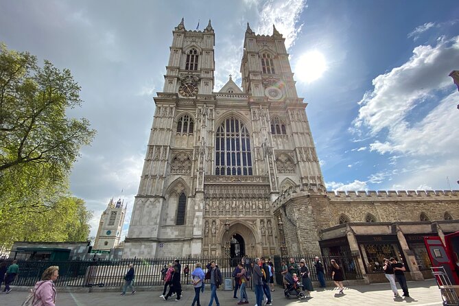 Priority Access Westminster Abbey Tour with a Professional Guide - Who will enjoy this two-hour format